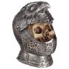 Decoschedel met helm met vogel voorkant